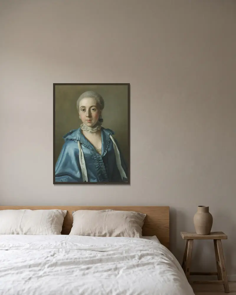 Portret damy w niebieskiej sukni z koronkowym kołnierzem, Jean-Etienne Liotard w ramie na ścianie