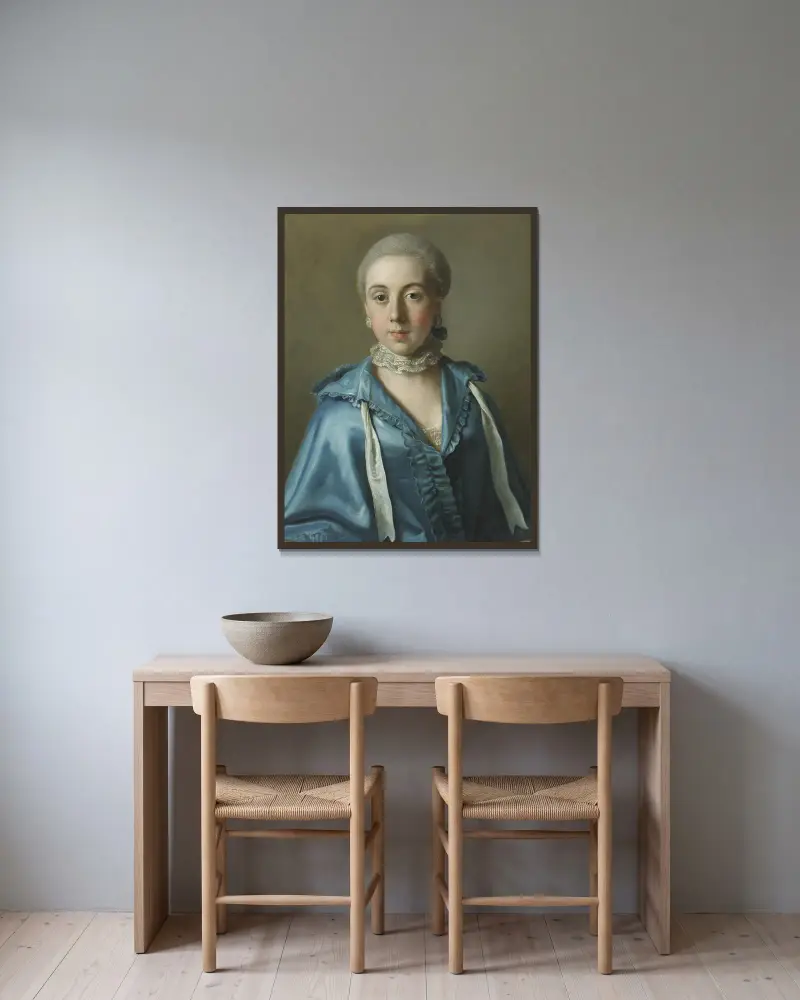 Portret damy w niebieskiej sukni z koronkowym kołnierzem, Jean-Etienne Liotard w ramie na ścianie