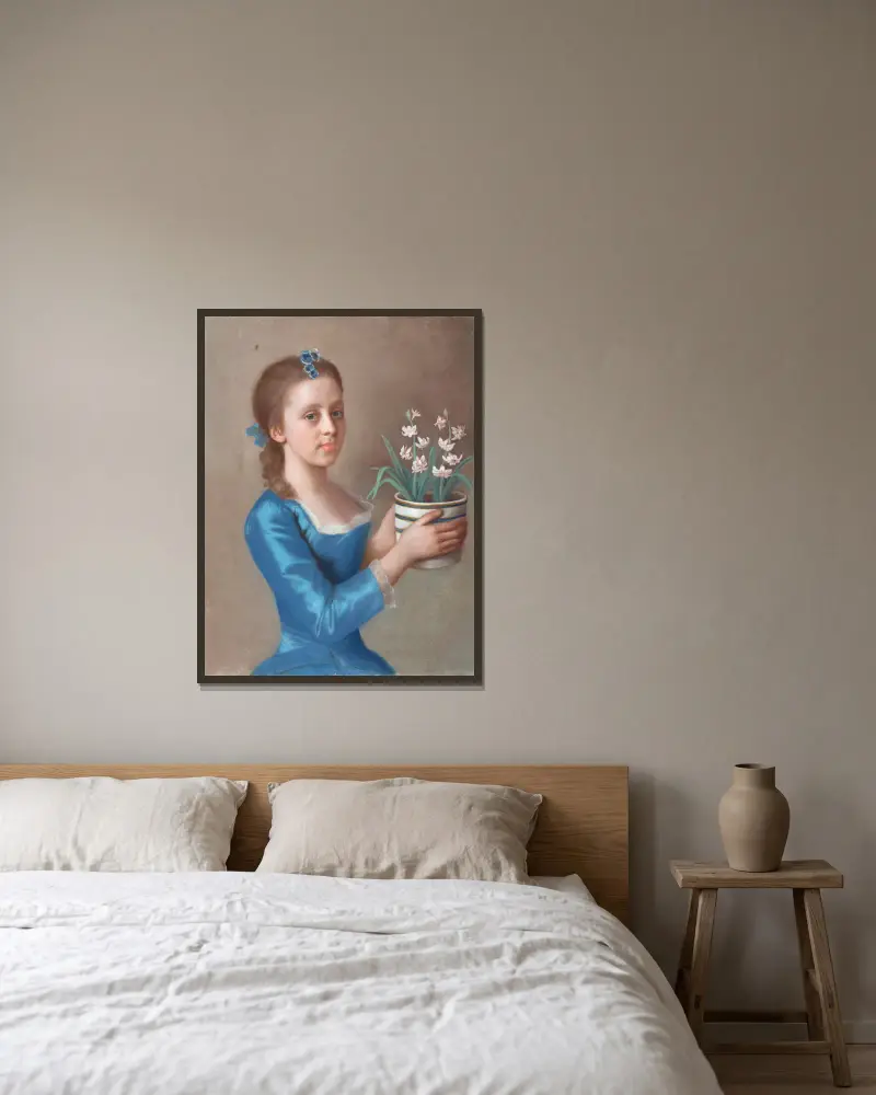 Junge Frau mit einem Hyazinthentopf von Jean-Etienne Liotard gerahmt an einer Wand