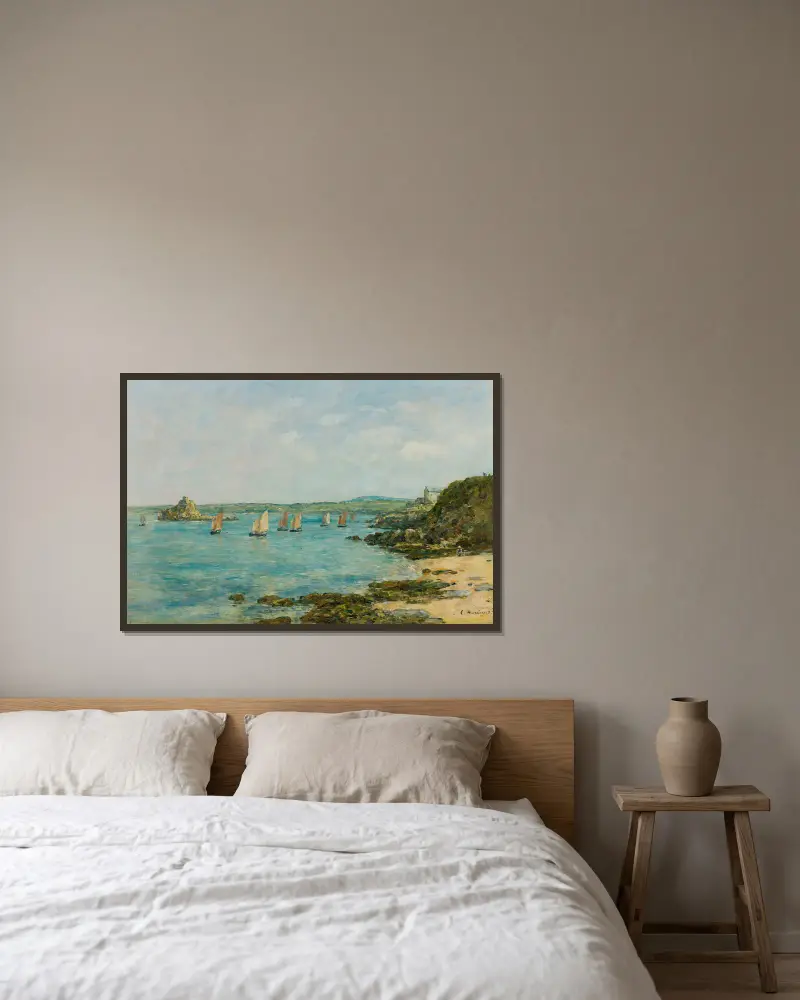 Douarnenez strand. Fiskebåtar i bukten av Eugène Boudin inramad på en vägg