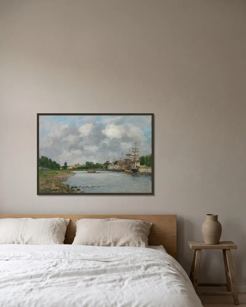 Vy över hamnen i Saint-Valéry-sur-Somme av Eugène Boudin inramad på en vägg