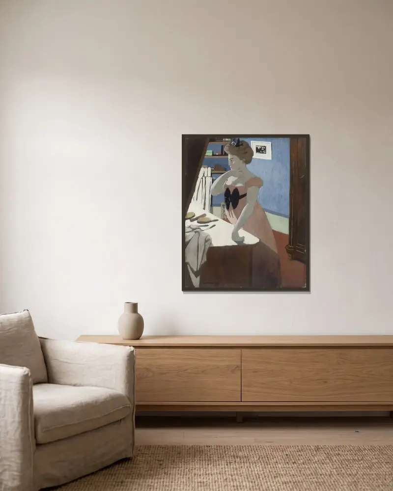 Misia vid sitt toalettbord av Félix Vallotton inramad på en vägg