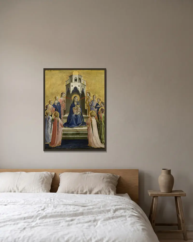 Madonnan och barnet på tron med tolv änglar av Fra Angelico inramad på en vägg