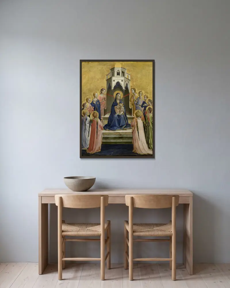Madonnan och barnet på tron med tolv änglar av Fra Angelico inramad på en vägg