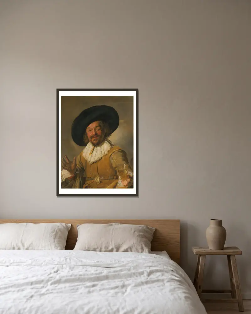 En militär med ett berkemeyerglas, känd som 'Den glade drickaren' av Frans Hals inramad på en vägg