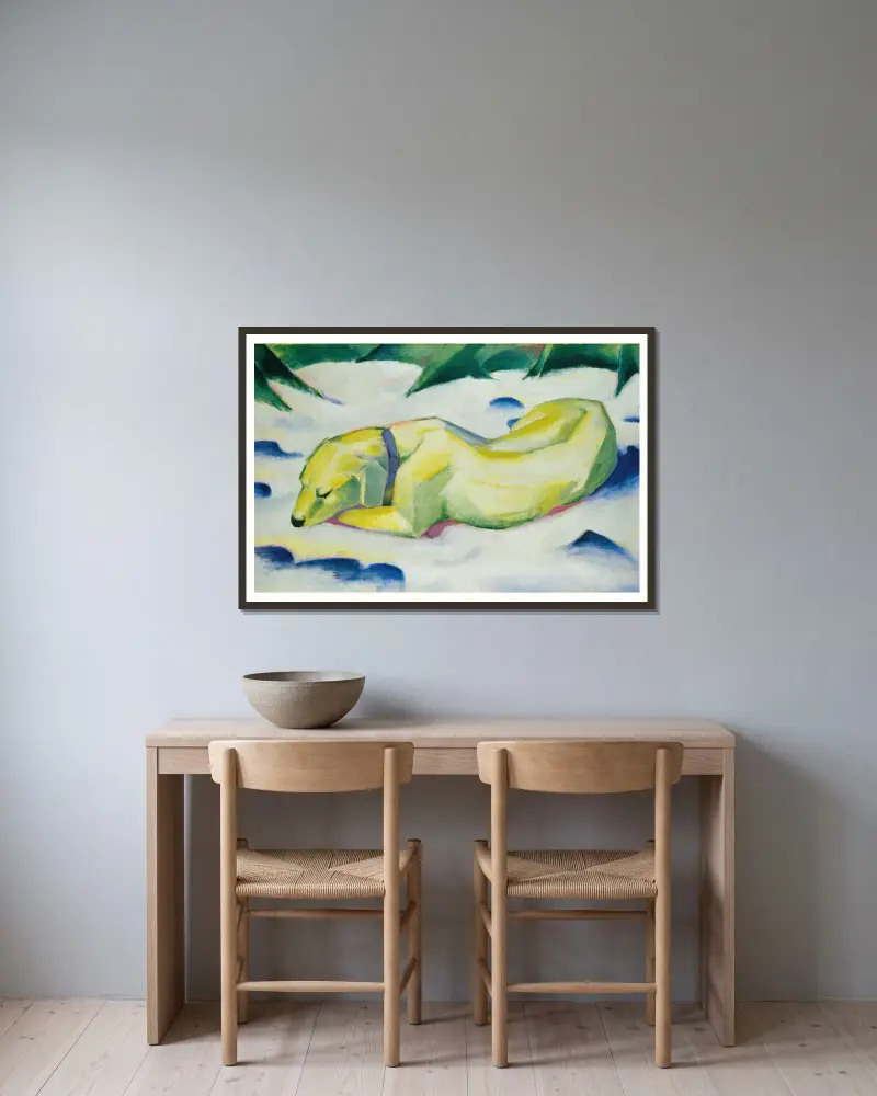 Pes ležící ve sněhu, Franz Marc v rámu na stěně