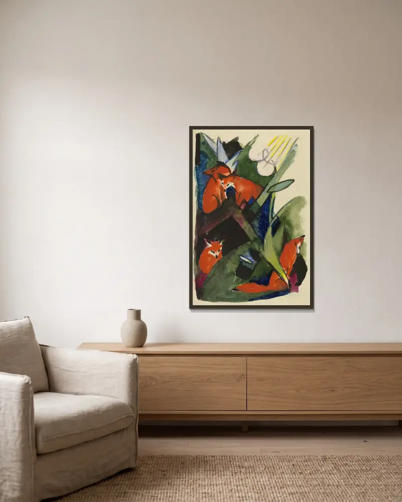 Vier Füchse von Franz Marc gerahmt an einer Wand