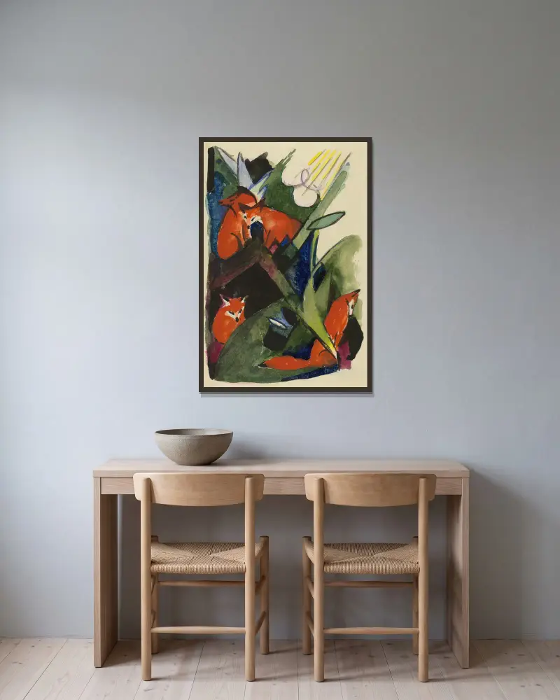 Vier Füchse von Franz Marc gerahmt an einer Wand