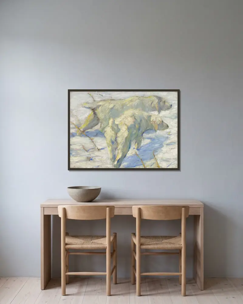 Sibiriska hundar i snön av Franz Marc inramad på en vägg