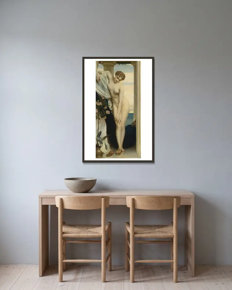 Venuše odkládající šat před koupelí, Frederic Leighton v rámu na stěně