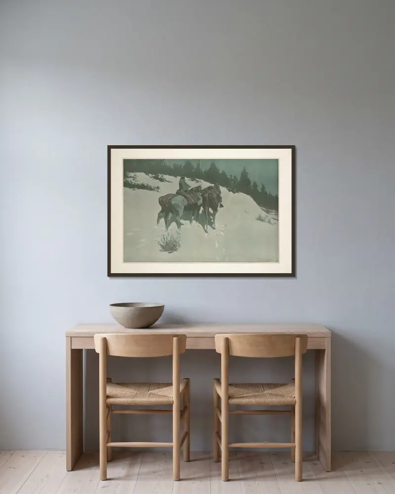 En spaning: en kavalleriofficer med sin vite spejare som i månsken skådar fientligt indianområde av Frederic Remington inramad på en vägg
