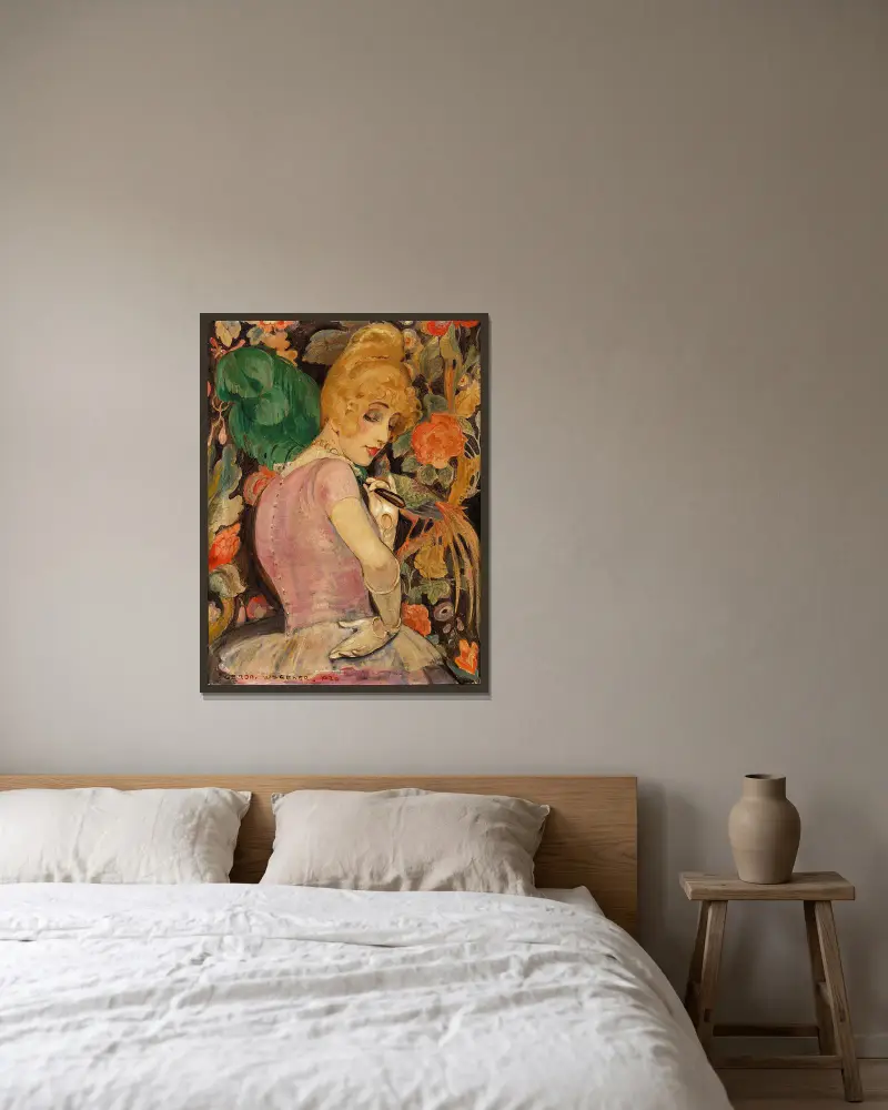 Portræt af Lili Elbe med grøn fjervifte av Gerda Wegener inramad på en vägg