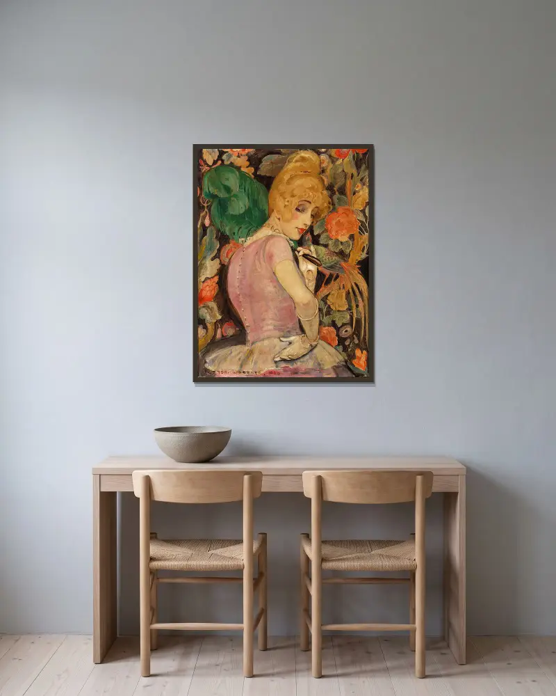 Portræt af Lili Elbe med grøn fjervifte av Gerda Wegener inramad på en vägg