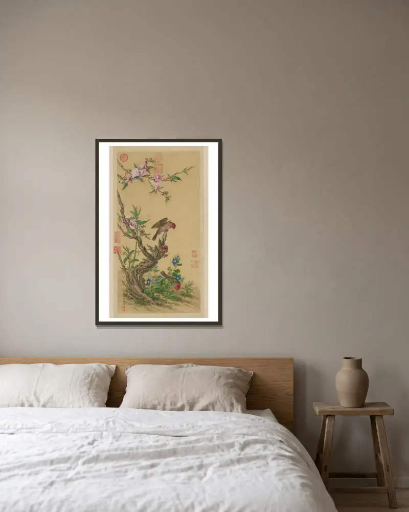 Blume und Vogelrolle von Giuseppe Castiglione gerahmt an einer Wand
