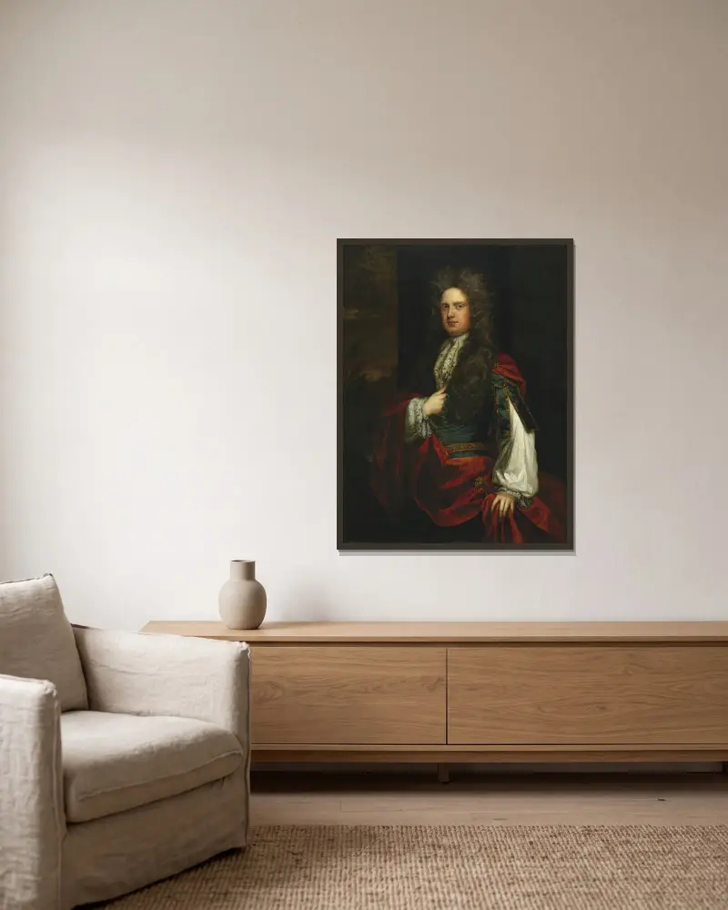 Porträtt av en herre i blått med röd mantel av Sir Godfrey Kneller inramad på en vägg