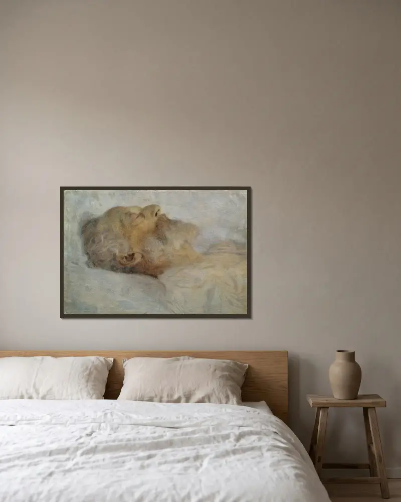 Alter Mann auf dem Totenbett von Gustav Klimt gerahmt an einer Wand