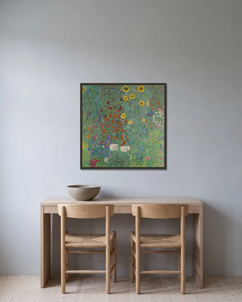 Bauerngarten mit Sonnenblumen av Gustav Klimt inramad på en vägg