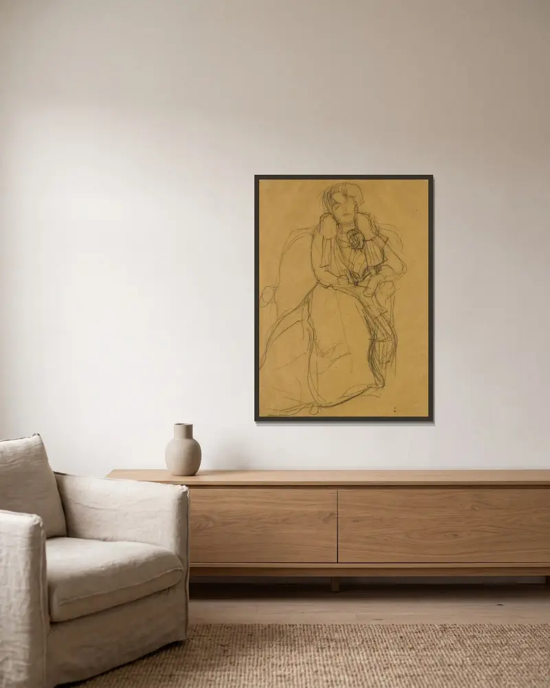 Sittande i fåtölj framifrån av Gustav Klimt inramad på en vägg
