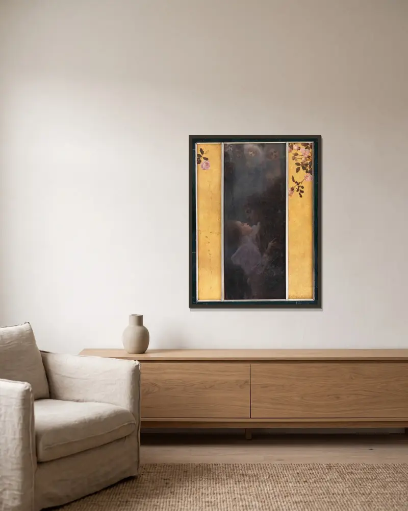 Liebe av Gustav Klimt inramad på en vägg