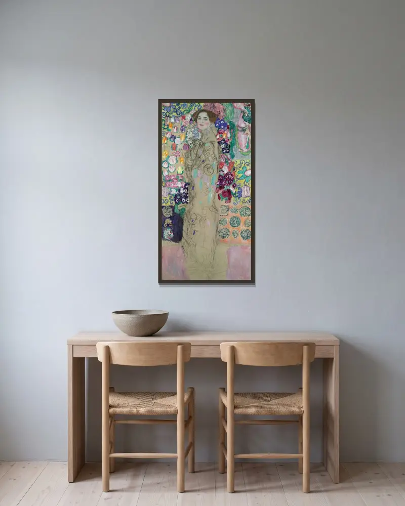 Postumt porträtt av Ria Munk III av Gustav Klimt inramad på en vägg