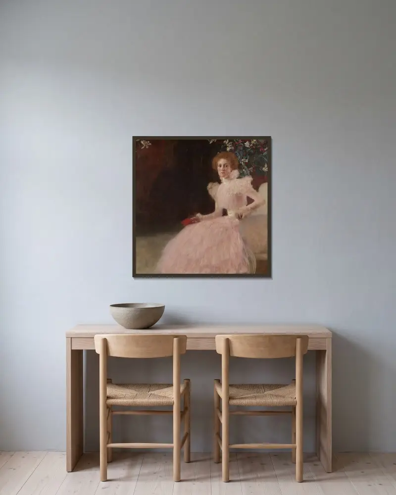 Sonja Knips von Gustav Klimt gerahmt an einer Wand