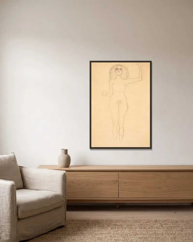 Stående akt framifrån med höjd vänster arm av Gustav Klimt inramad på en vägg