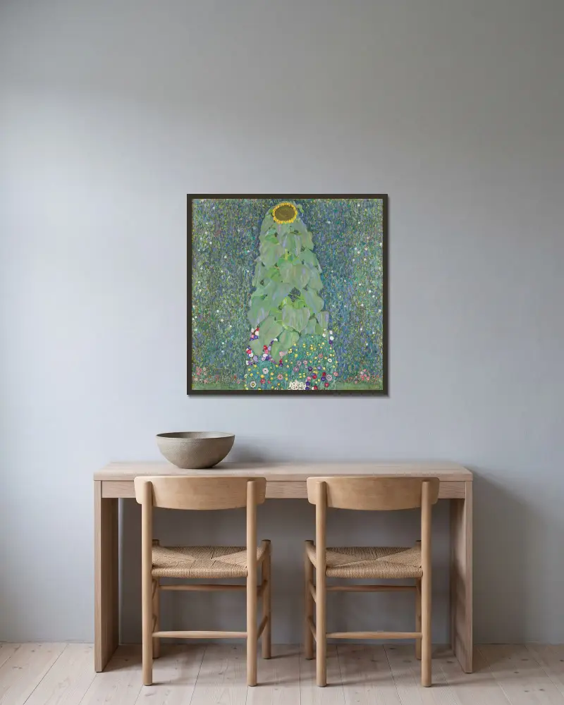 Sunflowers av Gustav Klimt inramad på en vägg