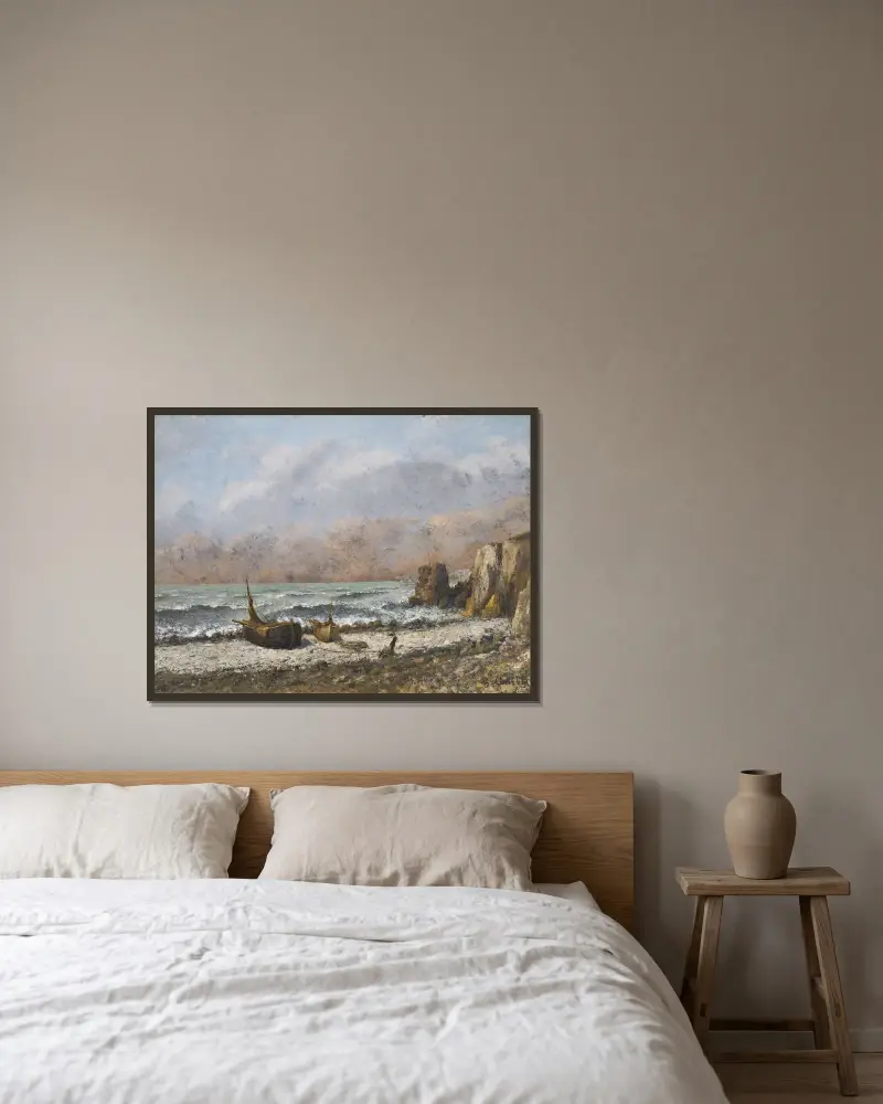 Två båtar på stranden av Gustave Courbet inramad på en vägg