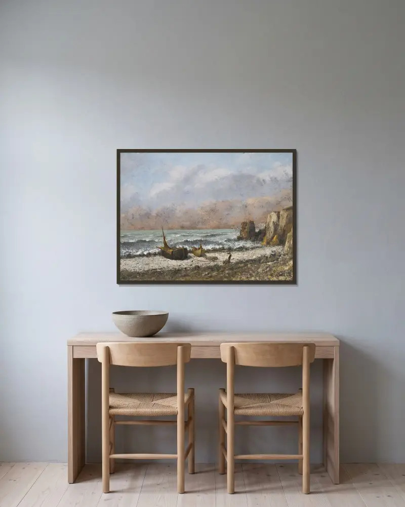 Två båtar på stranden av Gustave Courbet inramad på en vägg