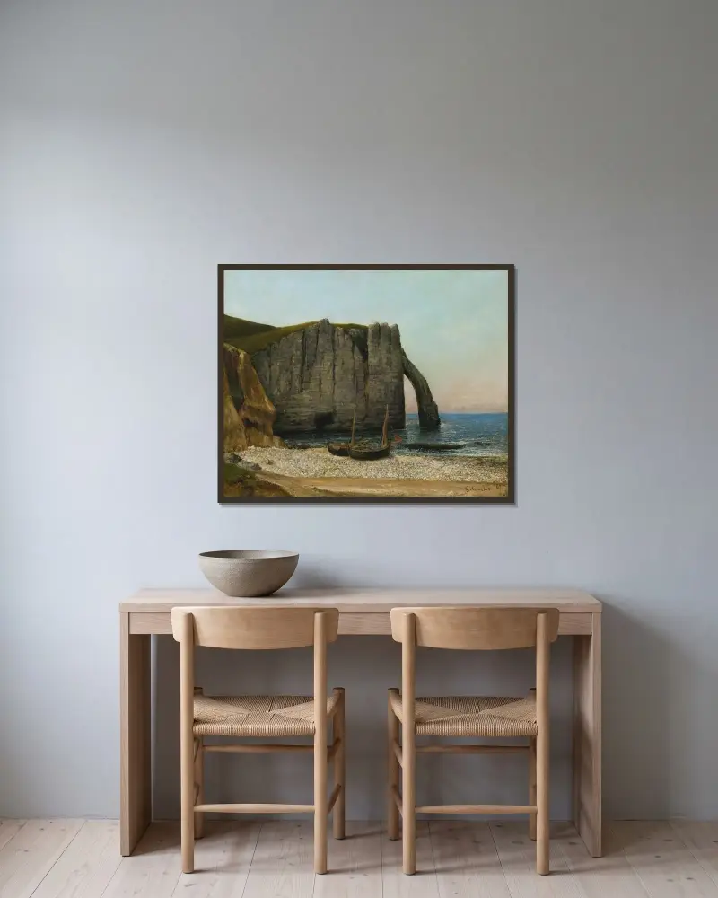 Falaises d’Étretat av Gustave Courbet inramad på en vägg