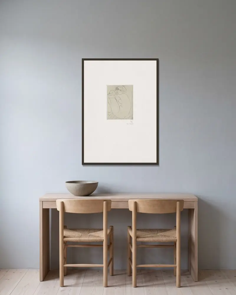 Akt på huk på randig bänk av Henri Matisse inramad på en vägg
