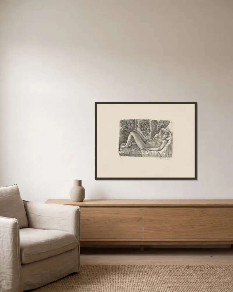 Liegender Akt vor dem Wandschirm Louis XIV von Henri Matisse gerahmt an einer Wand