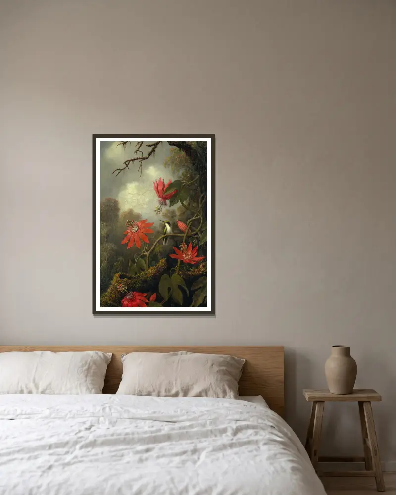 Kolibřík a mučenky, Martin Johnson Heade v rámu na stěně
