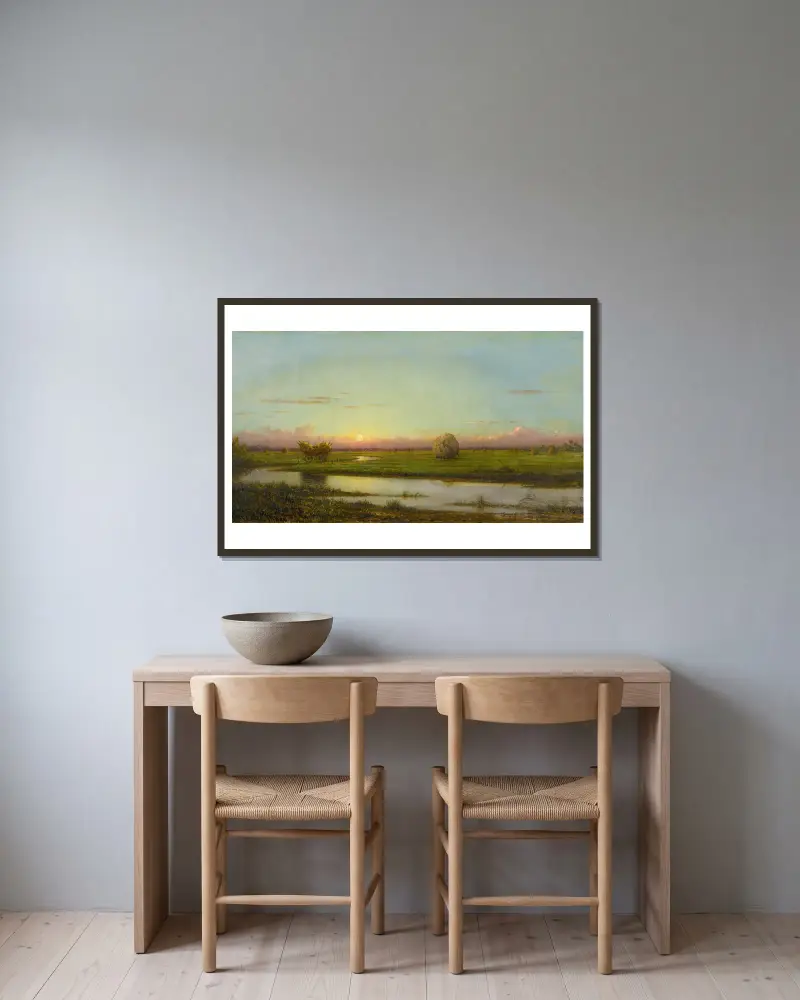 Sunset Over Newburyport Meadows av Martin Johnson Heade inramad på en vägg