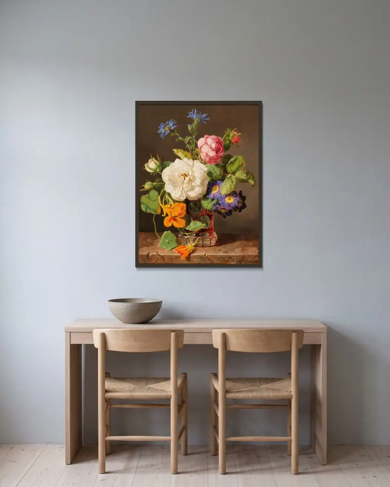 Blumenstrauß mit weißen und roten Rosen, Primeln und Kapuzinerkresse von Josef Lauer gerahmt an einer Wand