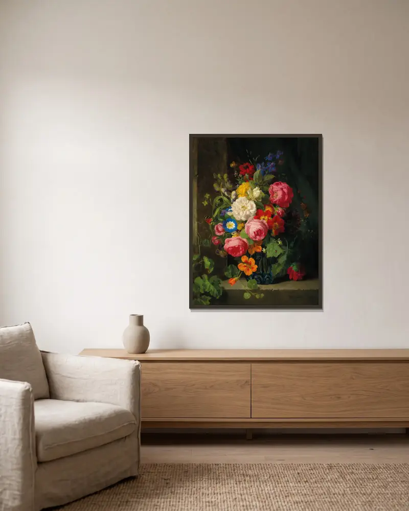 Ein großes Blumenbouquet mit Rosen, Kapuzinerkresse und Schmetterlingen von Josef Lauer gerahmt an einer Wand