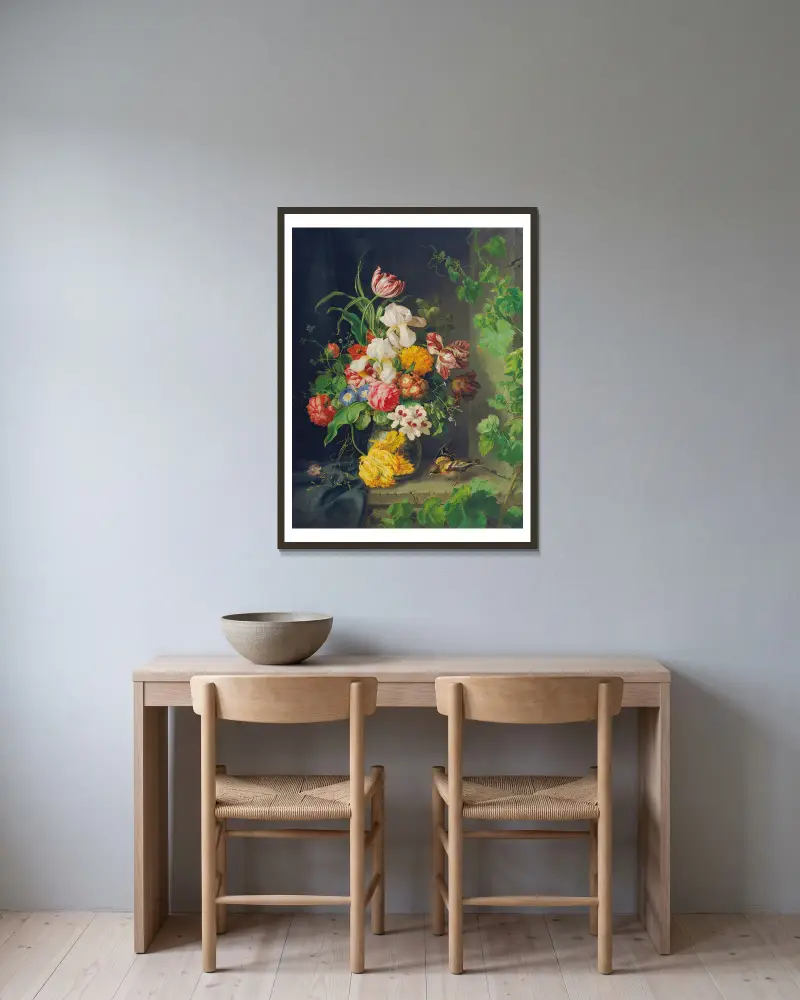 Stilleben med blommor, sparv och vinkvist av Josef Lauer inramad på en vägg