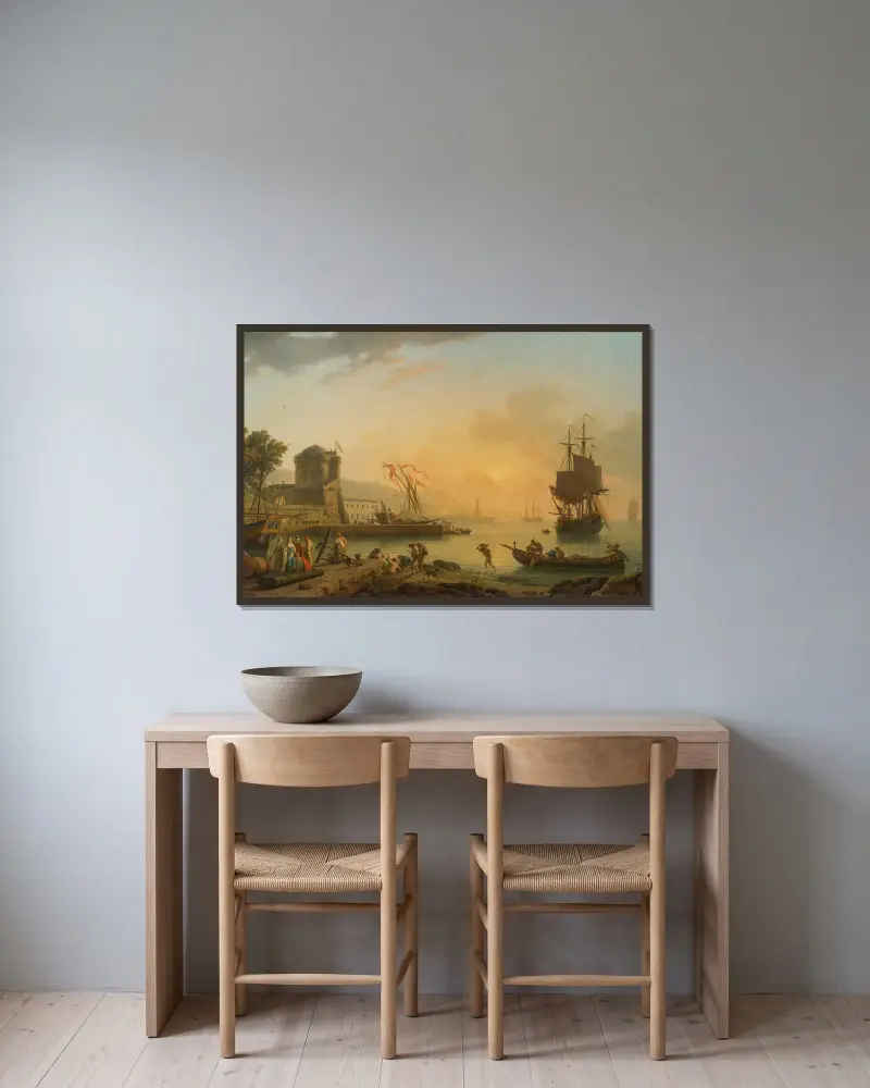 En storslagen utsikt över havskusten med byggnader, fartyg och figurer av Claude-Joseph Vernet inramad på en vägg