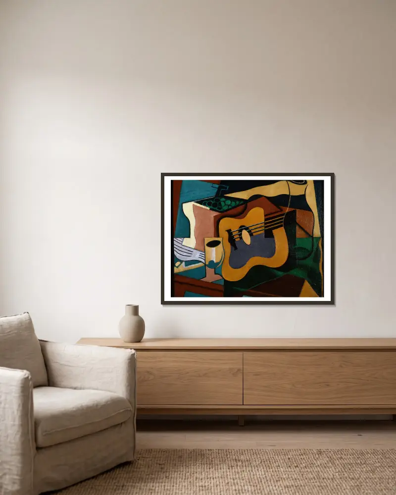 Still Life with Guitar av Juan Gris inramad på en vägg