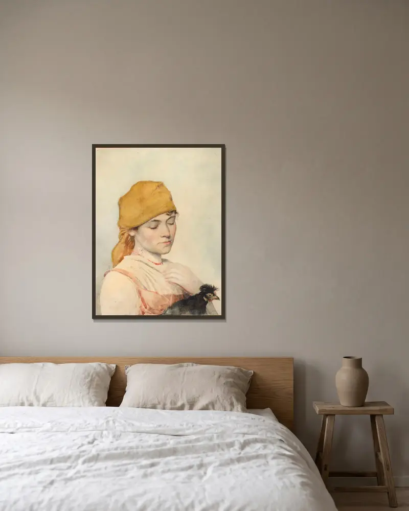 Frau mit Henne von Julian Falat gerahmt an einer Wand