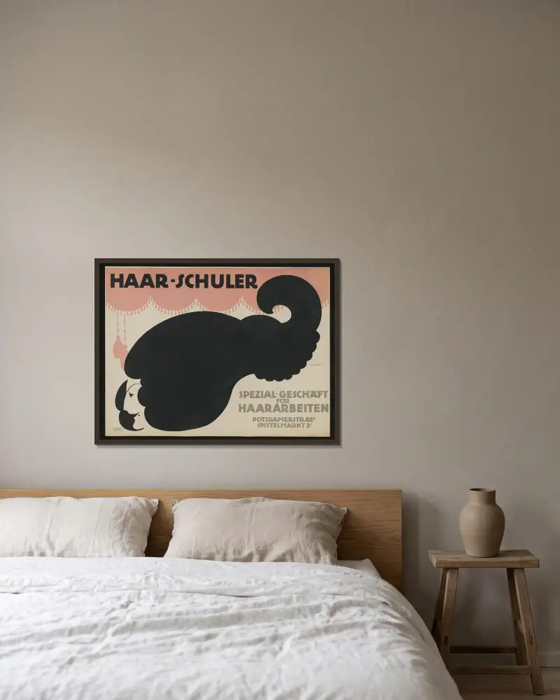Haar-Schuler von Julius Klinger gerahmt an einer Wand