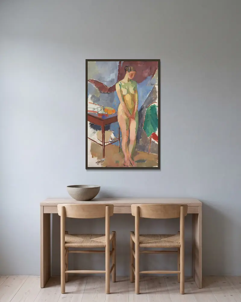 Stehende weibliche Aktfigur von Karl Isakson gerahmt an einer Wand