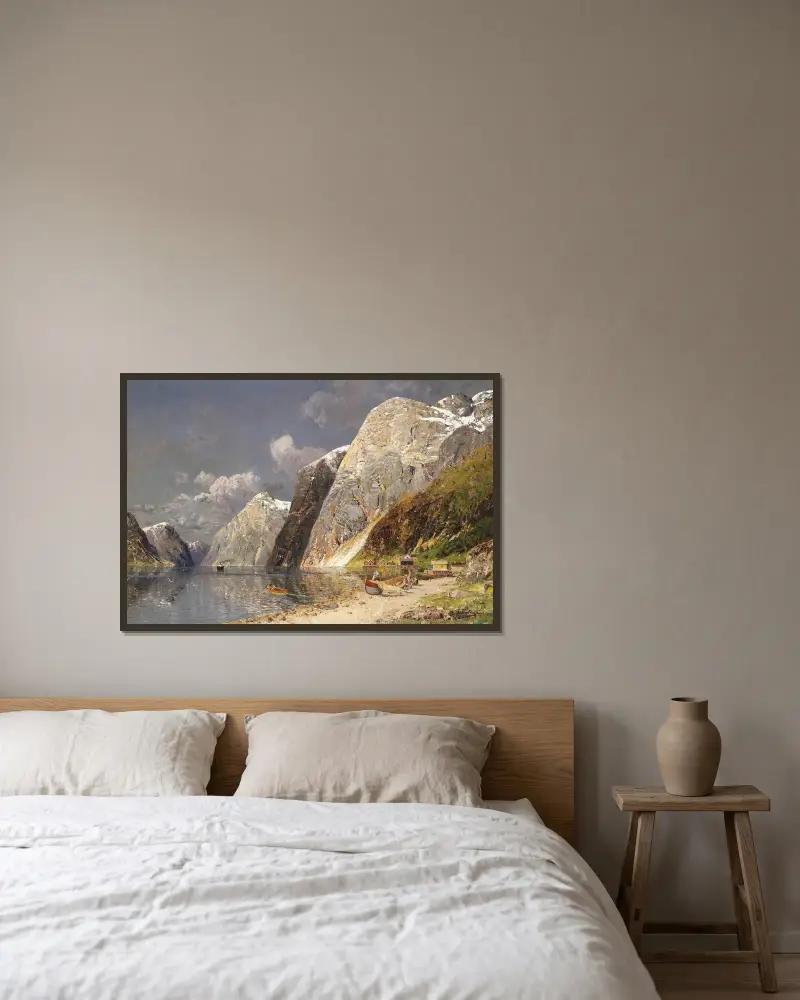 Grosse Fjordlandschaft av Karl Kaufmann inramad på en vägg