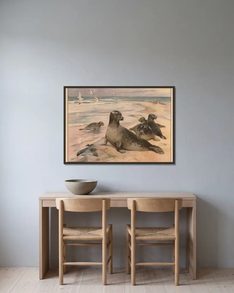 Sælhund av Karl Wagner inramad på en vägg