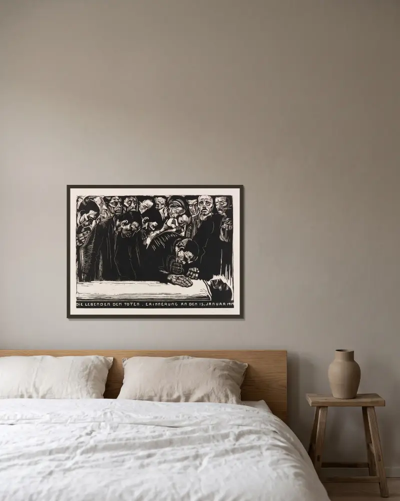 Minnesblad för Karl Liebknecht av Käthe Kollwitz inramad på en vägg
