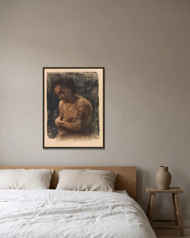 Halbfigur einer Frau mit verschränkten Armen von Käthe Kollwitz gerahmt an einer Wand