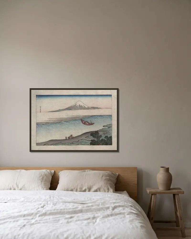 Fūkeiga av Katsushika Hokusai inramad på en vägg