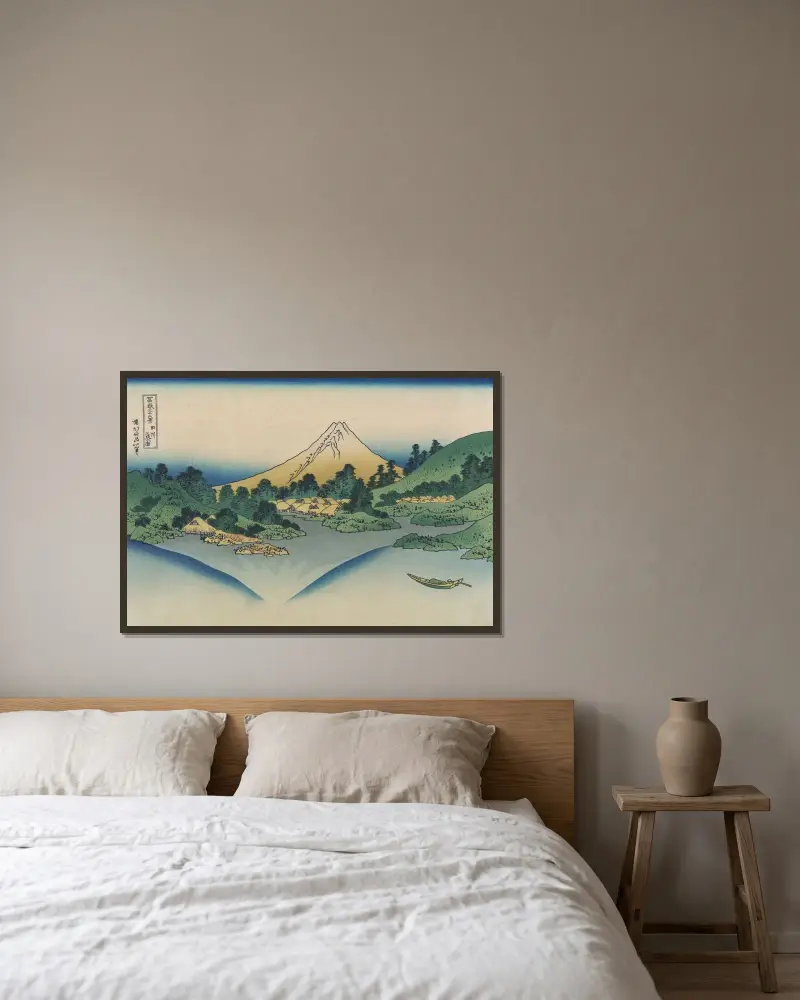 Kōshū misaka suimen av Katsushika Hokusai inramad på en vägg