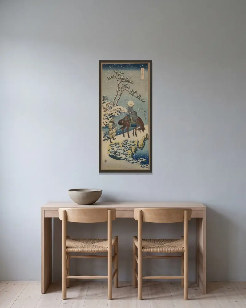 Två resenärer, en till häst, på en brant eller naturlig bro i snöstorm av Katsushika Hokusai inramad på en vägg