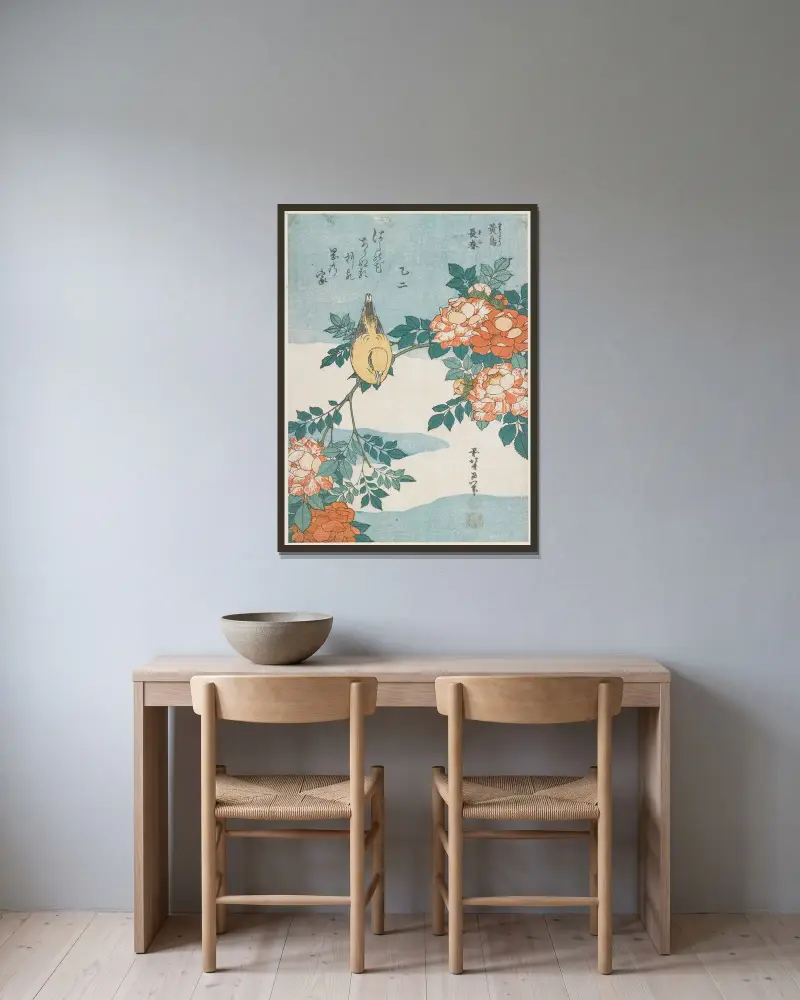 Warbler and Roses av Katsushika Hokusai inramad på en vägg